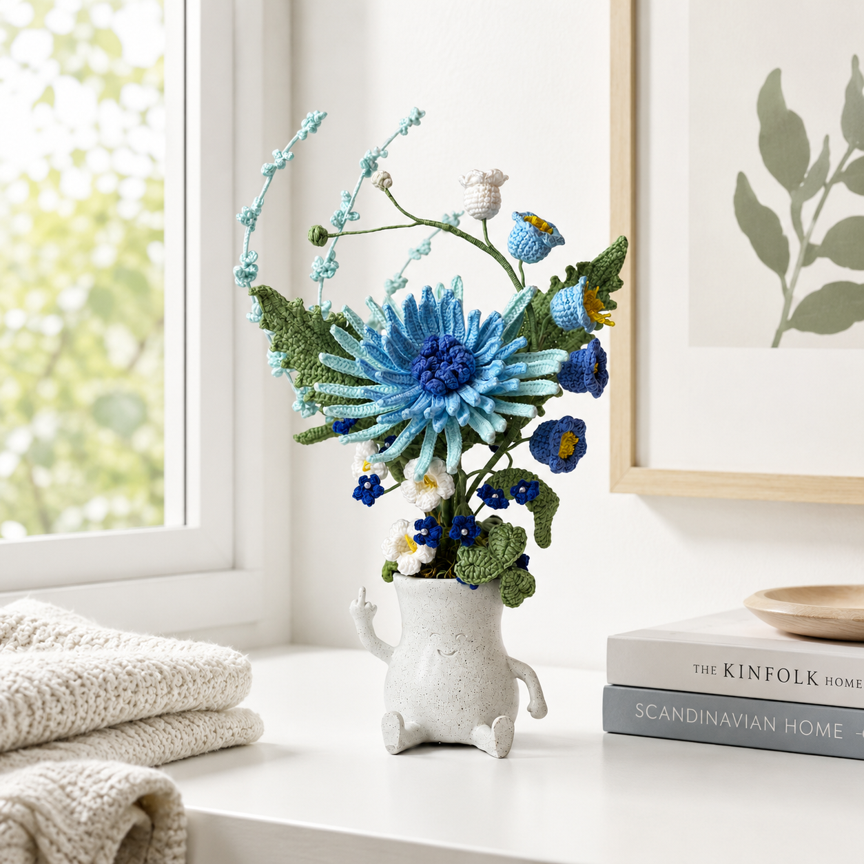 Hand-knitted blue chrysanthemum bouquet placed in a smiling resin givin-you-the-bird vase |Funny Flower Home Decoration | Knitted Table Center Decoration Gift