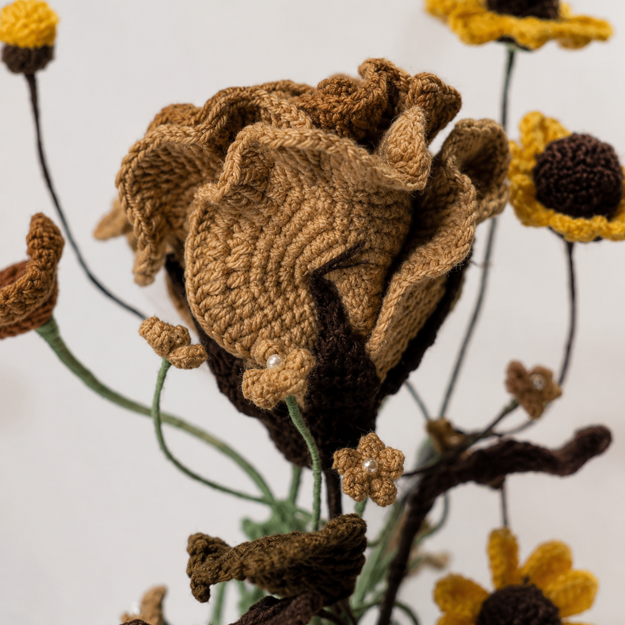 Hand Crochet Coffee Flower Bouquet, Cute Smile Ceramic Cup Planter | Hand-knitted Coffee Rose Bouquet Home Decoration | Unique Gift, Suitable for Home, Office, Birthday and Moving In