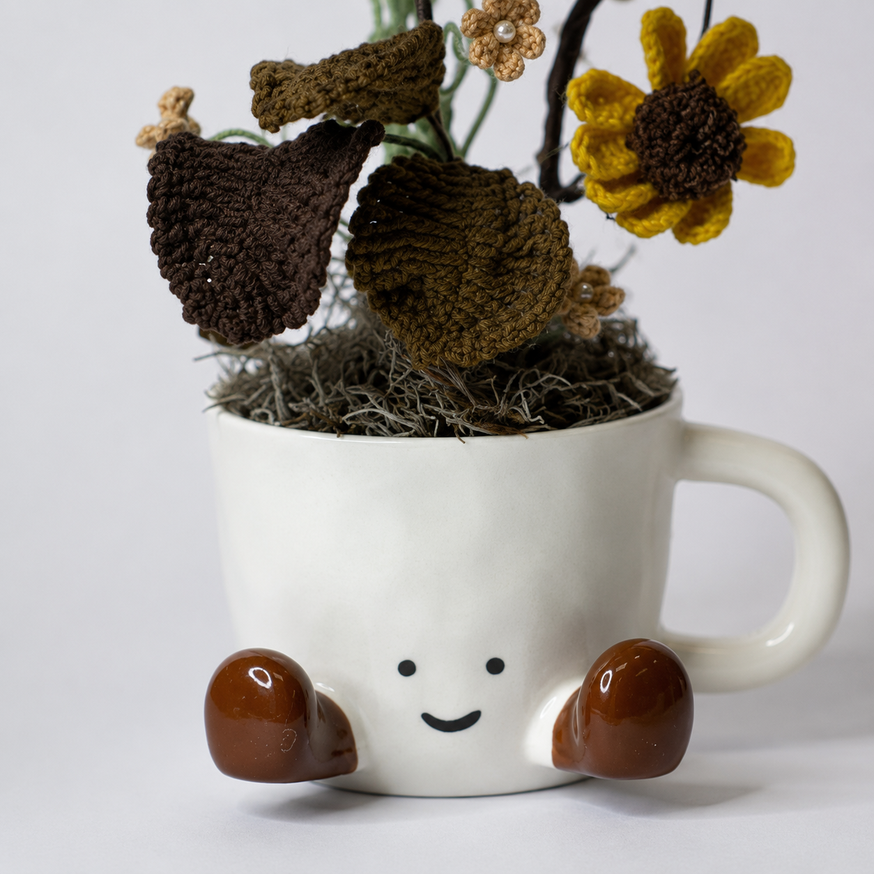 Hand Crochet Coffee Flower Bouquet, Cute Smile Ceramic Cup Planter | Hand-knitted Coffee Rose Bouquet Home Decoration | Unique Gift, Suitable for Home, Office, Birthday and Moving In