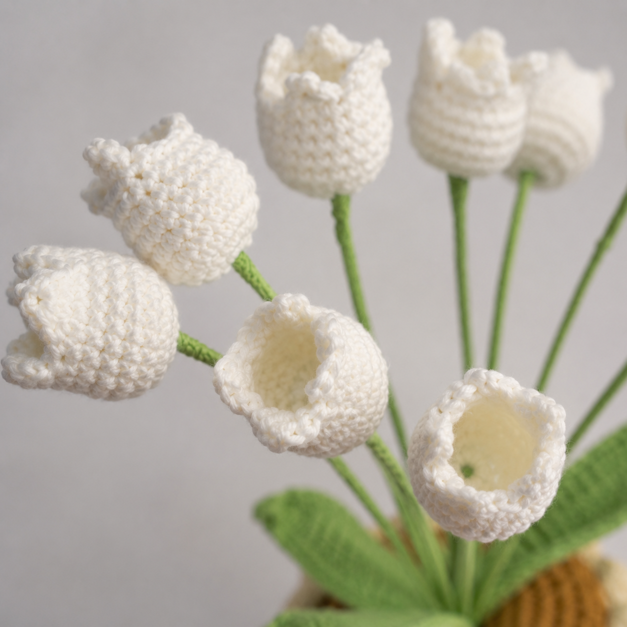 Handmade crochet bellflower potted plants, knitted artificial flowers decoration, woolen flower pot for home office desk decoration, gift