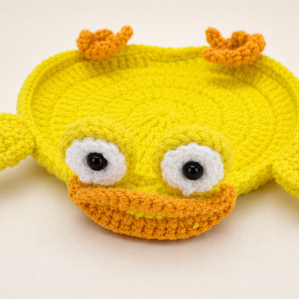 Handmade Crochet Duck Coaster, Cute Knitted Duck Face Placemat, Yellow Cartoon Duck Yarn Table Decor, Soft Absorbent Drink Coaster for Home Kitchen Office Desk, Fun Gift for Kids and Adults