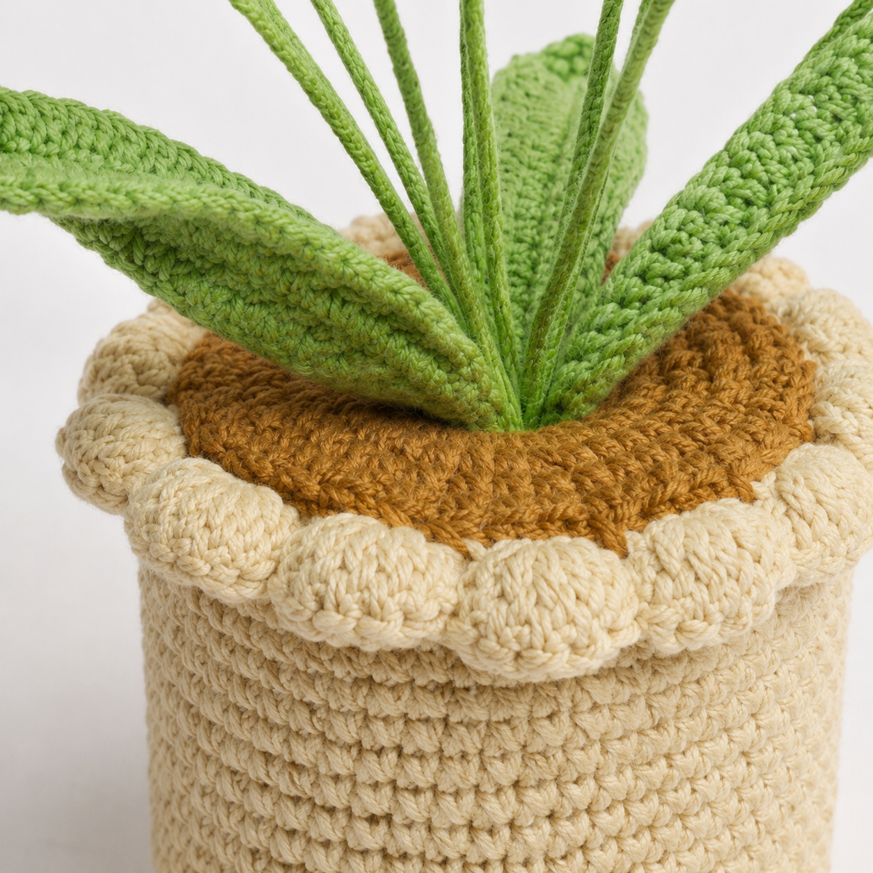 Handmade crochet bellflower potted plants, knitted artificial flowers decoration, woolen flower pot for home office desk decoration, gift